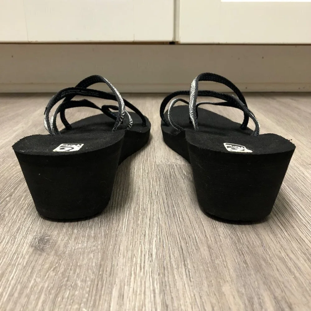 Teva women size